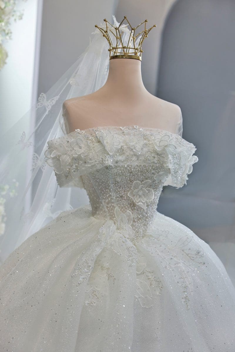 Váy cưới bông cúp ngực 1