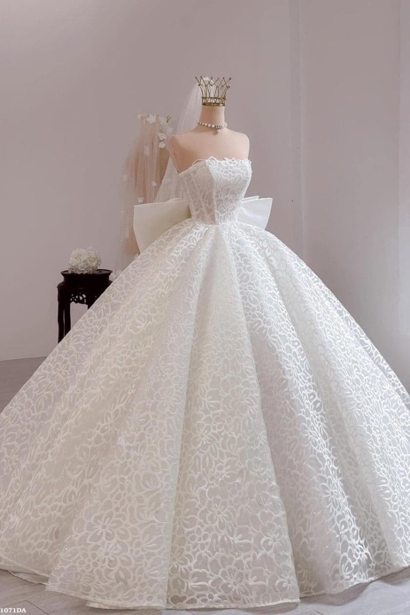 Váy cưới cúp ngực