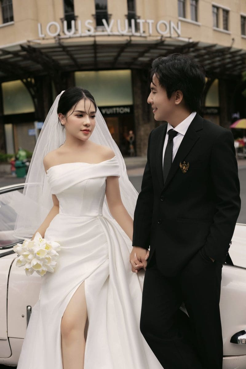 váy cưới cúp ngực xẻ tà ms2