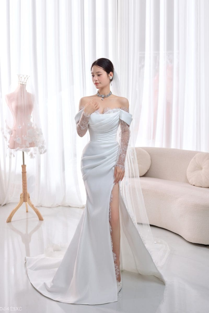 Váy cưới trắng xẻ tà 2